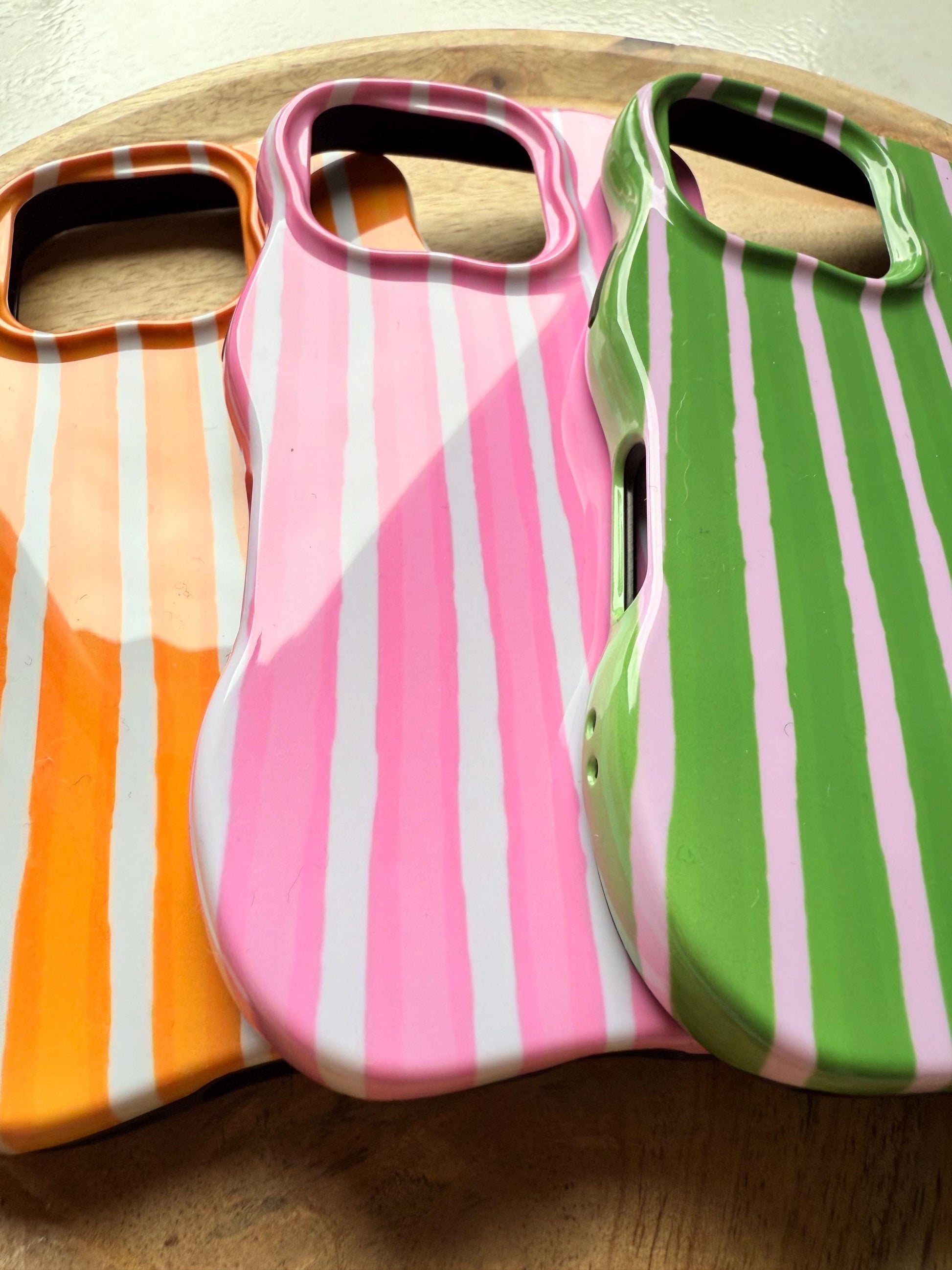 Lot de 3 coques rayées colorées – Vert, rose et orange – Finition brillante