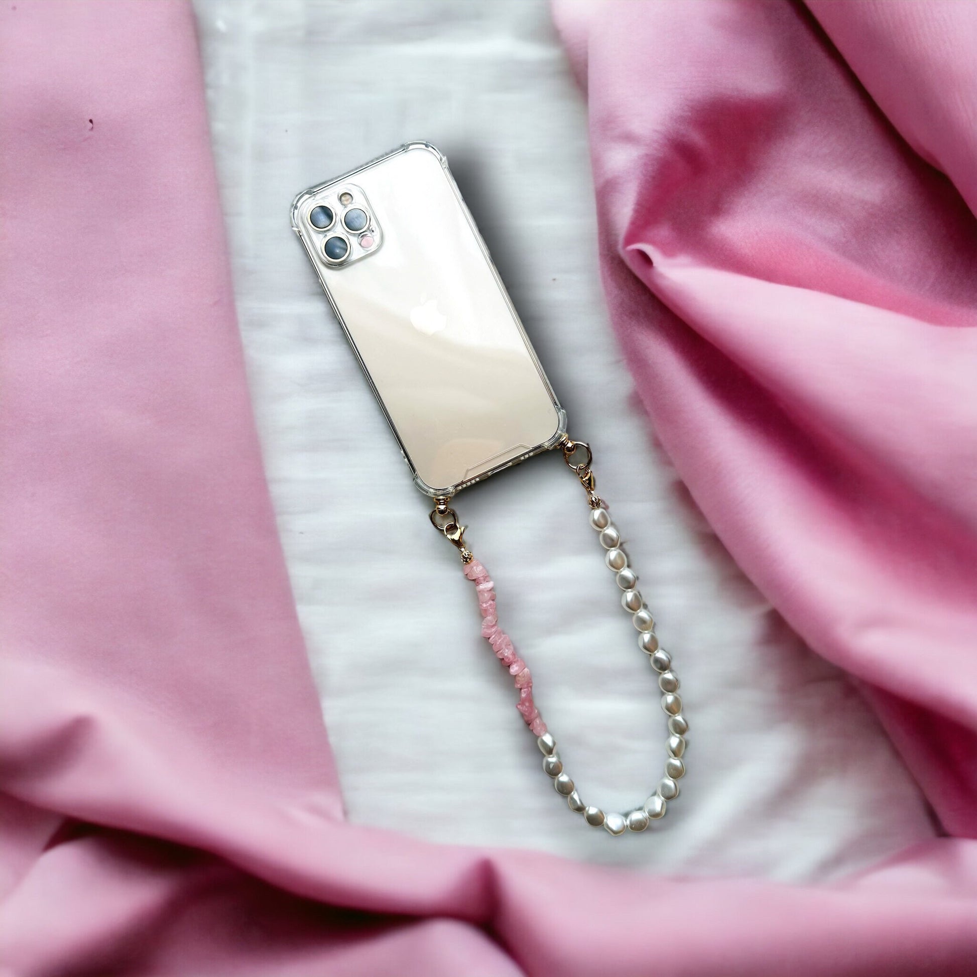 Bijou de téléphone EMILY IN PARIS - iPhone - coque et son bijou de téléphone - perles nacrées - blanc - emily in paris - mindy phone