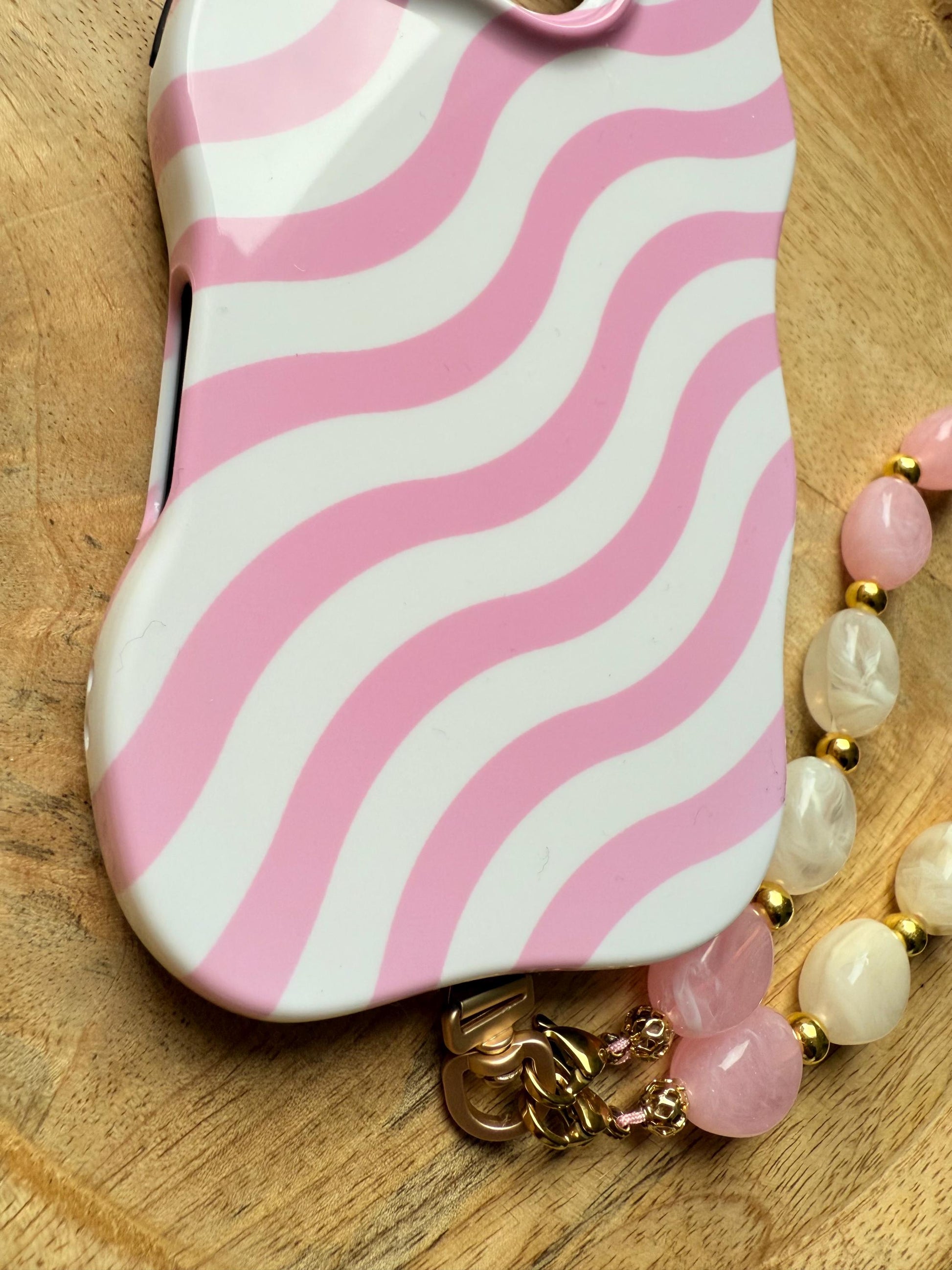 Coque wavy et Bijou de téléphone - Coque rayée rose et blanc avec bijou de téléphone assorti – Perles fantaisie