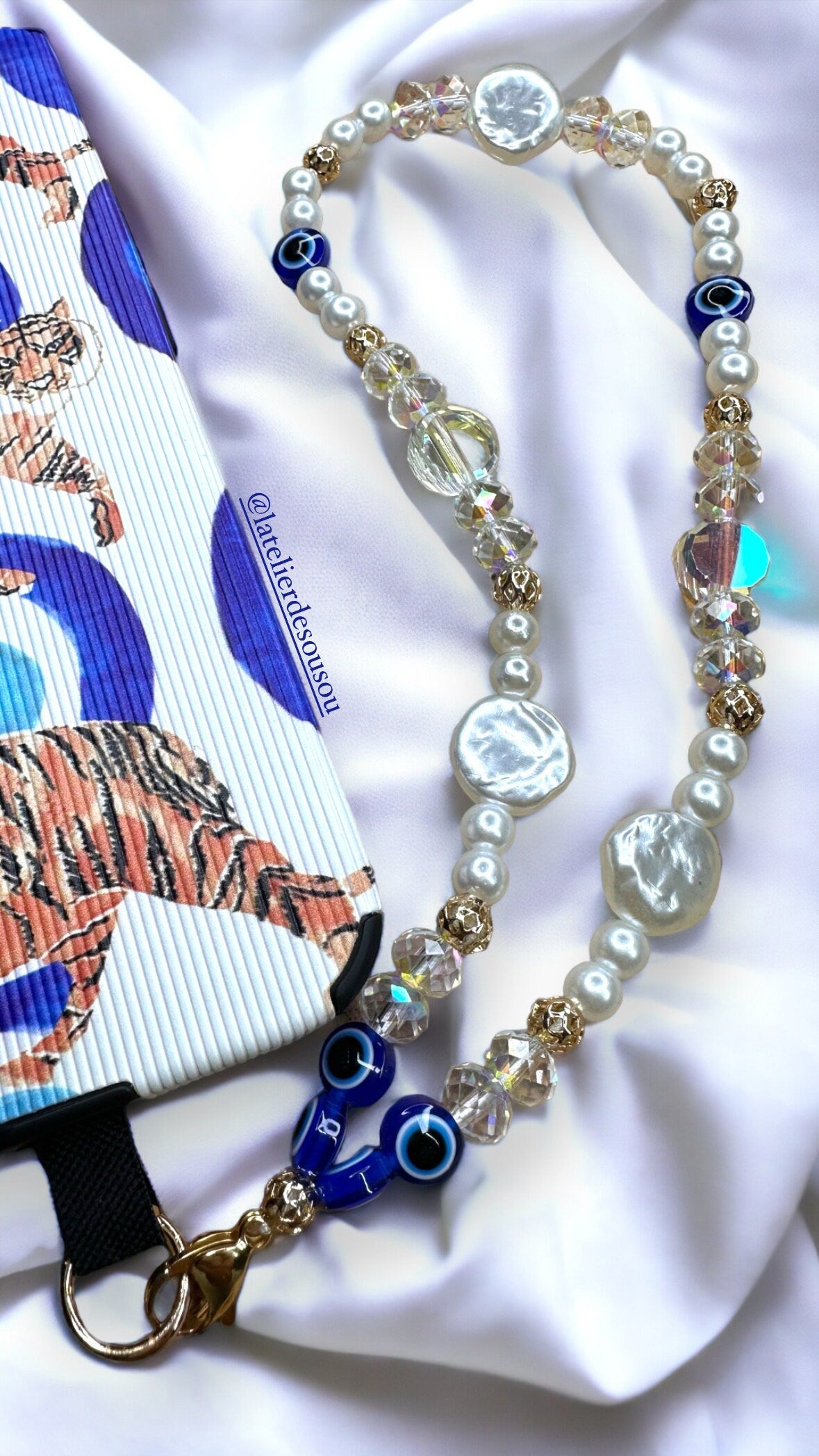 Coque de téléphone - coque iPhone - coque et son bijou de téléphone - seule ou en duo - léopard et œil grec