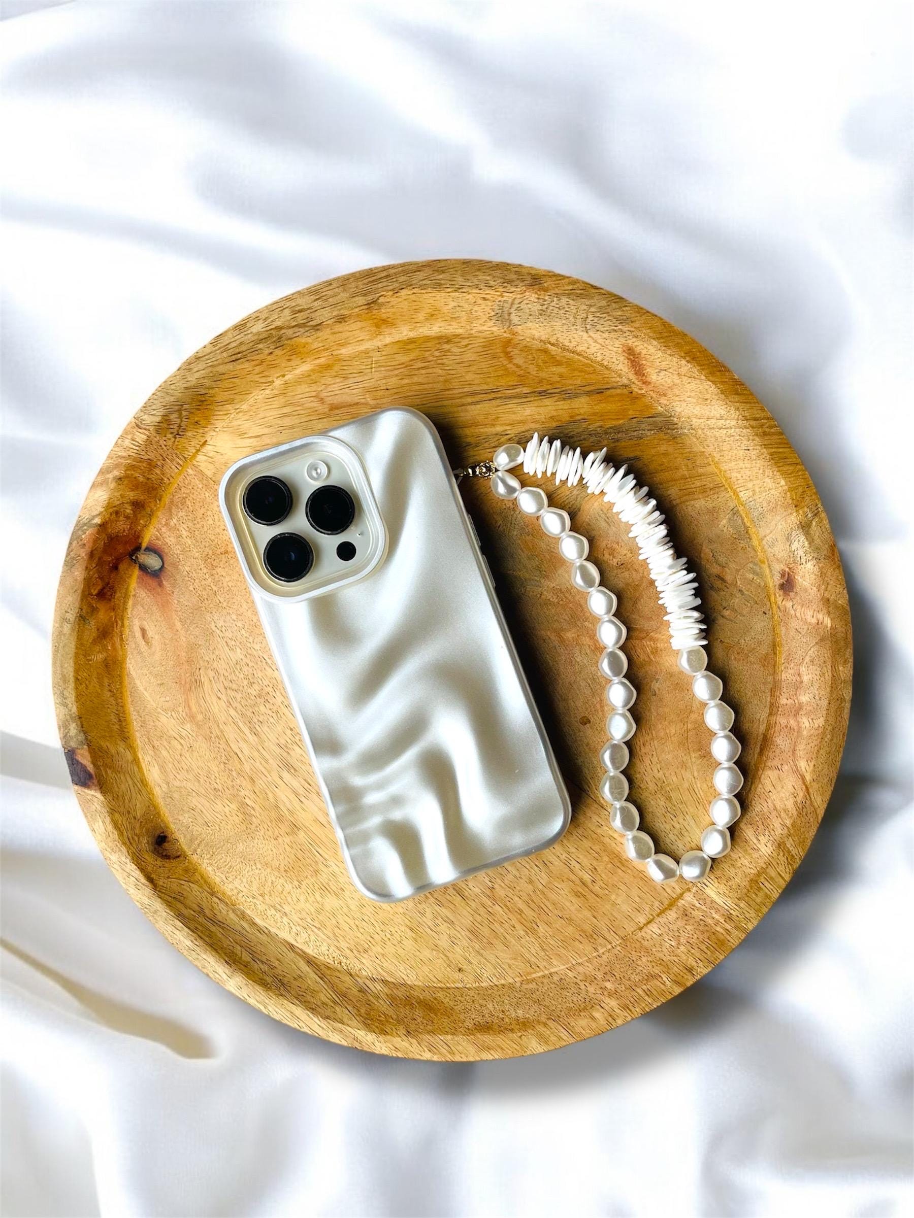 coque de téléphone design vague- coque bord ondulé - bubble - phone case - nacrée - nude