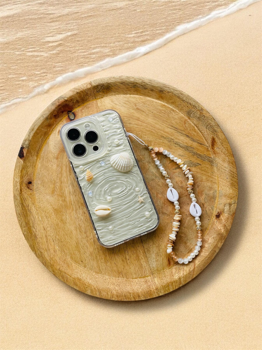Coque de téléphone - couleurs  pales - coque et son bijou de téléphone - motif coquillage - iPhone - phone case - phone strap