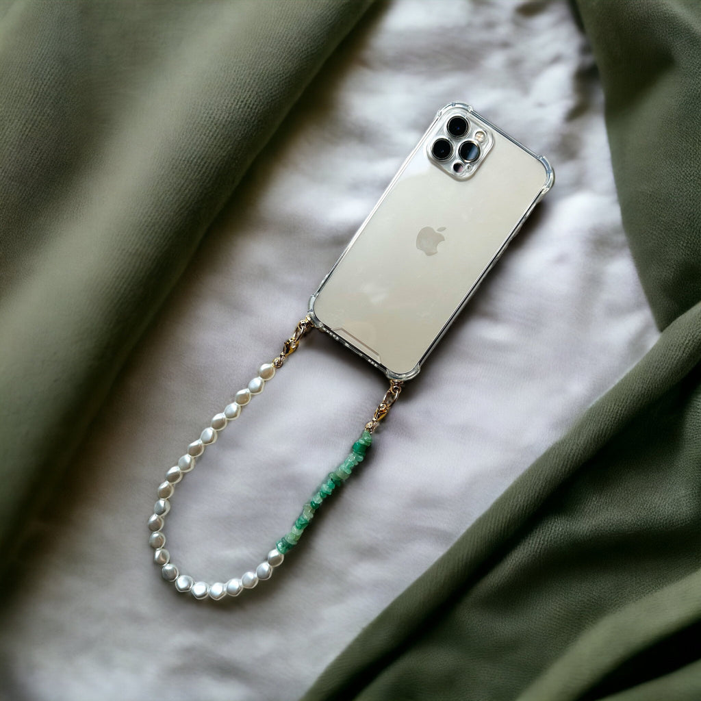 Bijou de téléphone EMILY IN PARIS - iPhone - coque et son bijou de téléphone - perles nacrées - blanc - emily in paris - iPhone 17