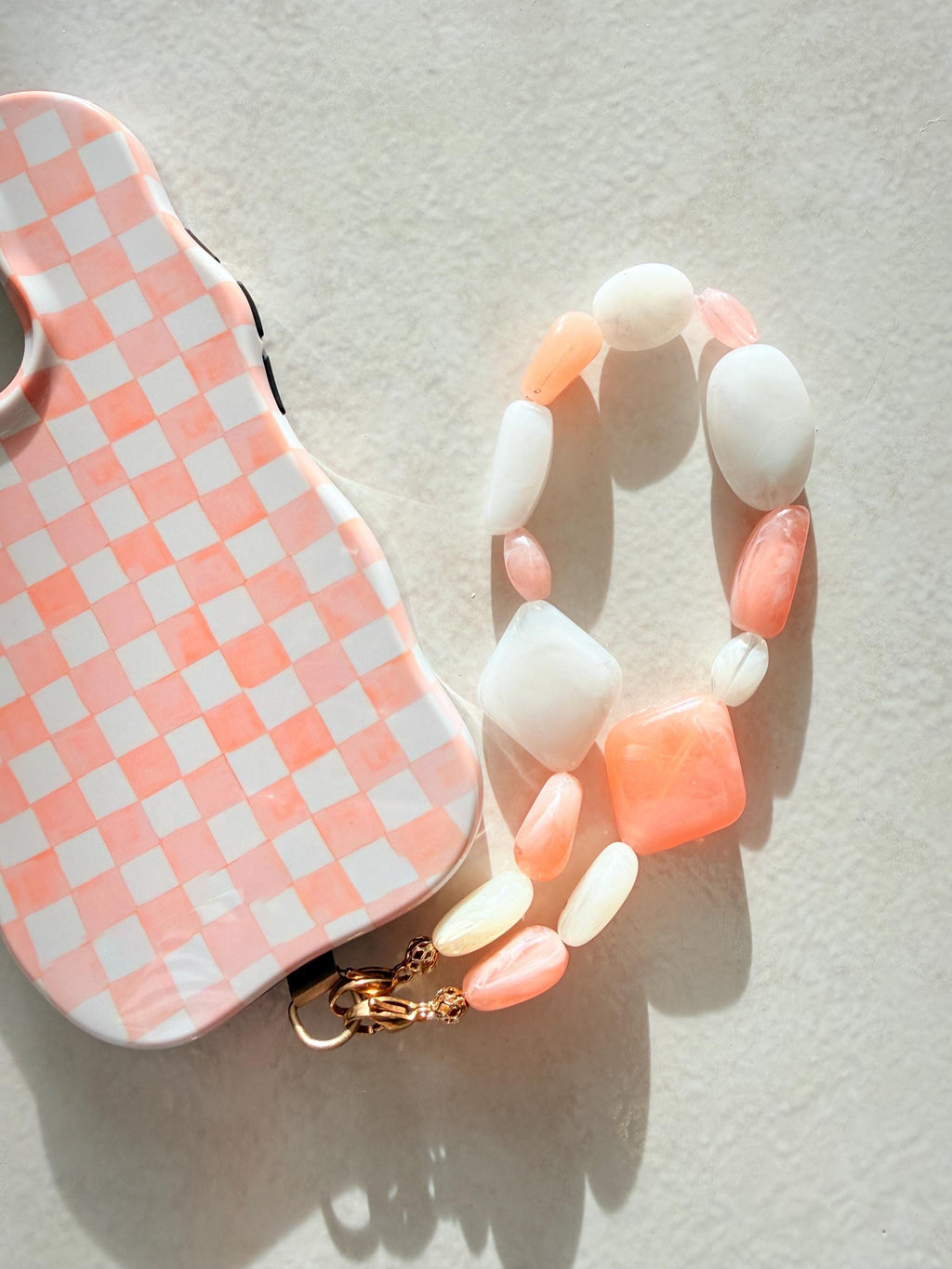 Coque damier saumon et beige - Coque wavy -  Finition brillante