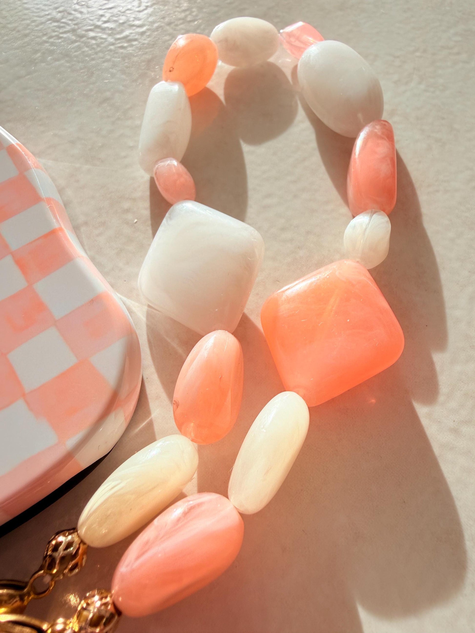 Coque damier saumon et beige - Coque wavy -  Finition brillante