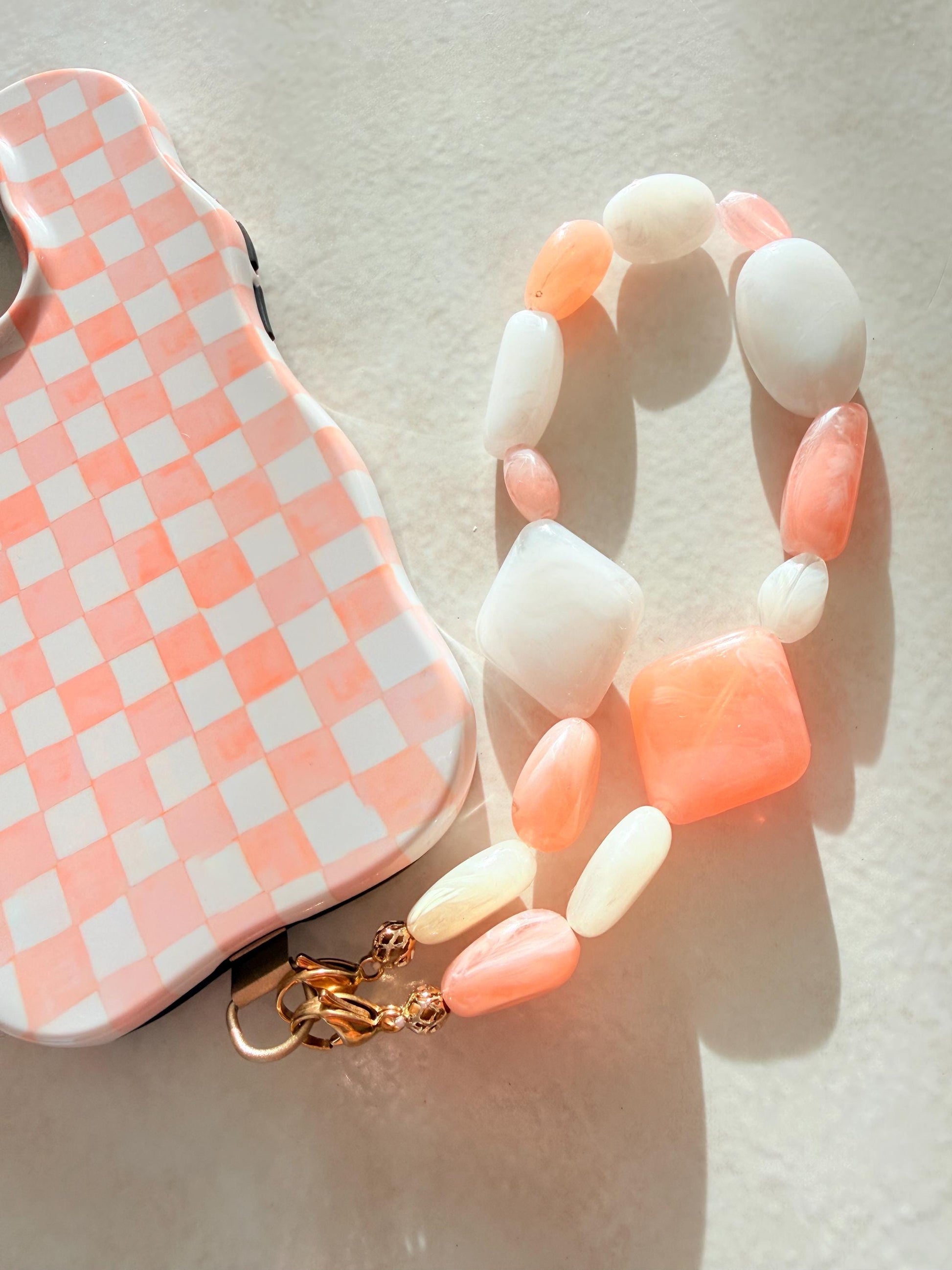 Coque damier saumon et beige - Coque wavy -  Finition brillante